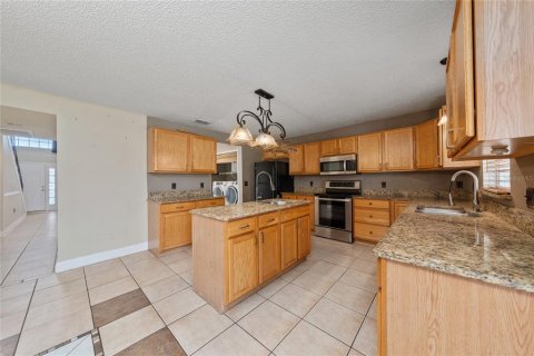 House in Kissimmee, Florida 4 bedrooms, 273.88 sq.m. № 2231603 - photo 11