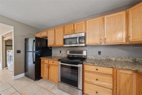 House in Kissimmee, Florida 4 bedrooms, 273.88 sq.m. № 2231603 - photo 12