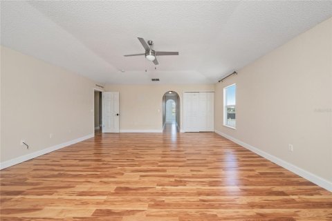House in Kissimmee, Florida 4 bedrooms, 273.88 sq.m. № 2231603 - photo 19