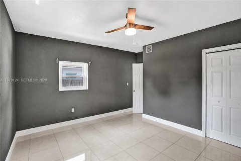 Villa ou maison à louer à Miami, Floride: 4 chambres, 102.29 m2 № 2031026 - photo 28