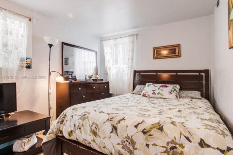 Casa en alquiler en Miami, Florida, 4 dormitorios, 102.29 m2 № 2031026 - foto 9