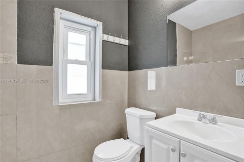 Villa ou maison à louer à Miami, Floride: 4 chambres, 102.29 m2 № 2031026 - photo 22