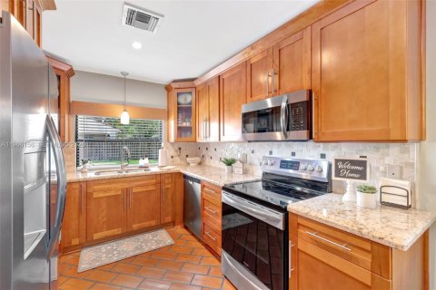 House in Cooper City, Florida 3 bedrooms, 171.22 sq.m. № 2056266