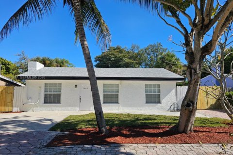 Casa en alquiler en Fort Lauderdale, Florida, 3 dormitorios, 162.76 m2 № 2062738 - foto 5