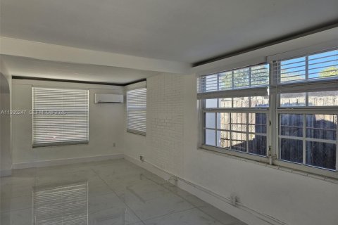 Casa en alquiler en Fort Lauderdale, Florida, 3 dormitorios, 162.76 m2 № 2062738 - foto 26
