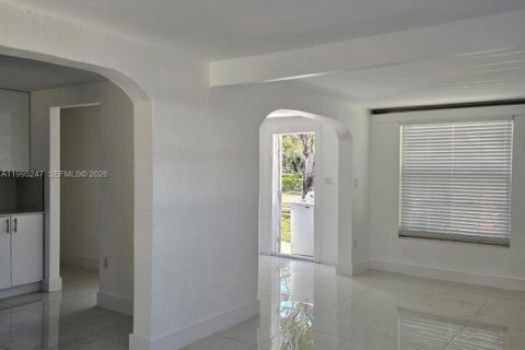 Casa en alquiler en Fort Lauderdale, Florida, 3 dormitorios, 162.76 m2 № 2062738 - foto 16