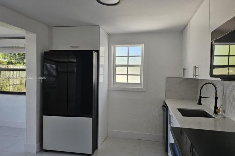 Casa en alquiler en Fort Lauderdale, Florida, 3 dormitorios, 162.76 m2 № 2062738 - foto 27