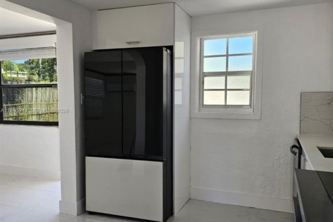 Casa en alquiler en Fort Lauderdale, Florida, 3 dormitorios, 162.76 m2 № 2062738 - foto 11