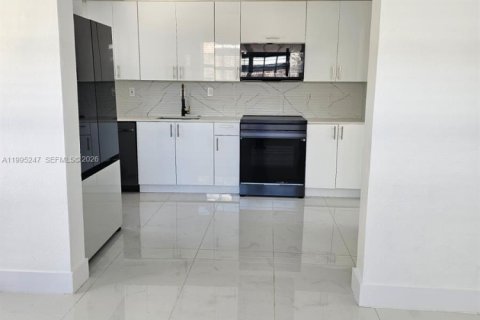 Casa en alquiler en Fort Lauderdale, Florida, 3 dormitorios, 162.76 m2 № 2062738 - foto 18