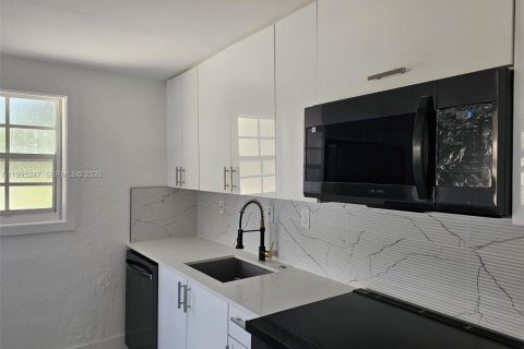 Casa en alquiler en Fort Lauderdale, Florida, 3 dormitorios, 162.76 m2 № 2062738 - foto 28