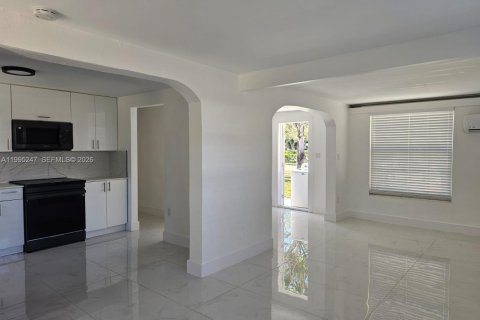 Casa en alquiler en Fort Lauderdale, Florida, 3 dormitorios, 162.76 m2 № 2062738 - foto 17