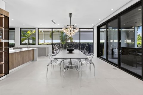 Купить виллу или дом в Форт-Лодердейл, Флорида 4 спальни, 366.87м2, № 2015336 - фото 29