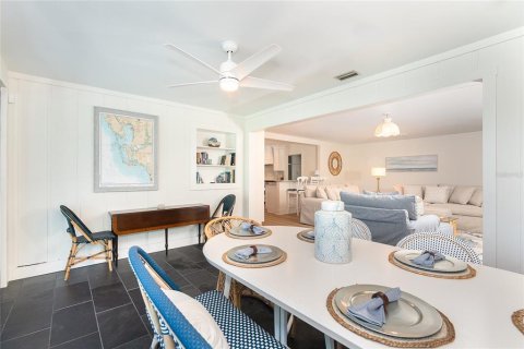 House in Placida, Florida 4 bedrooms, 225.1 sq.m. № 2212666 - photo 9