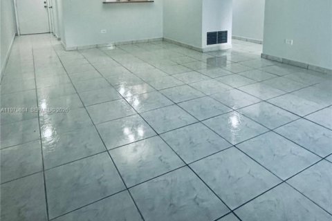 Снять в аренду квартиру в Майами, Флорида 2 спальни, 69.68м2, № 2050097 - фото 12