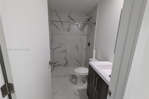 Снять в аренду таунхаус в Хомстед, Флорида 4 спальни, 129.88м2, № 1985971 - фото 8