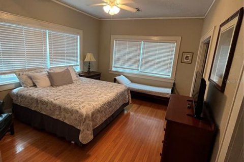 House in Winter Haven, Florida 6 bedrooms, 566.7 sq.m. № 252386 - photo 19