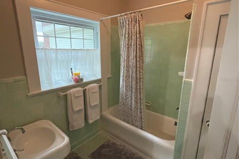 House in Winter Haven, Florida 6 bedrooms, 566.7 sq.m. № 252386 - photo 23