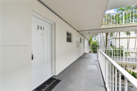 Condominio en alquiler en Sunrise, Florida, 2 dormitorios, 116.31 m2 № 1975925 - foto 5
