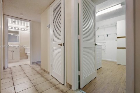 Copropriété à vendre à Tamarac, Floride: 2 chambres, 117.99 m2 № 2045782 - photo 6