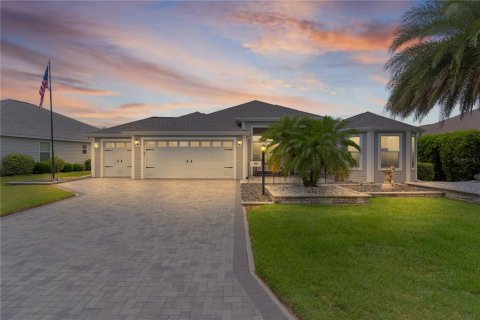 Villa ou maison à vendre à The Villages, Floride: 3 chambres, 215.53 m2 № 1761064 - photo 2