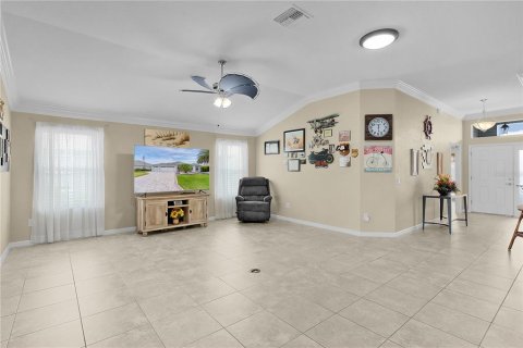Villa ou maison à vendre à The Villages, Floride: 3 chambres, 215.53 m2 № 1761064 - photo 6