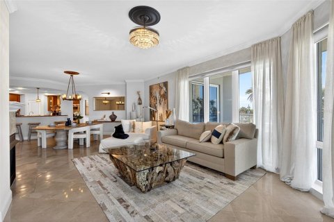 Condo in Daytona Beach Shores, Florida, 3 bedrooms  № 2145447 - photo 20