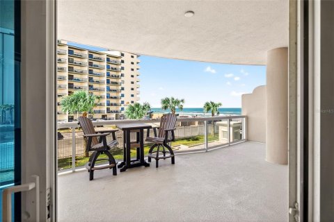 Condo in Daytona Beach Shores, Florida, 3 bedrooms  № 2145447 - photo 16