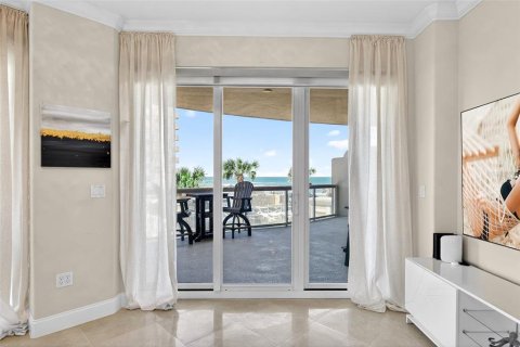 Condo in Daytona Beach Shores, Florida, 3 bedrooms  № 2145447 - photo 15