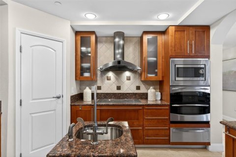 Condo in Daytona Beach Shores, Florida, 3 bedrooms  № 2145447 - photo 27