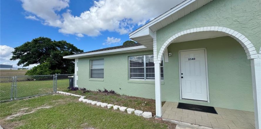 Appartement à Lake Wales, Floride 2 chambres, 75.44 m2 № 2103230
