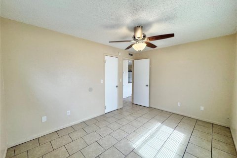 Appartement à louer à Lake Wales, Floride: 2 chambres, 75.44 m2 № 2103230 - photo 13
