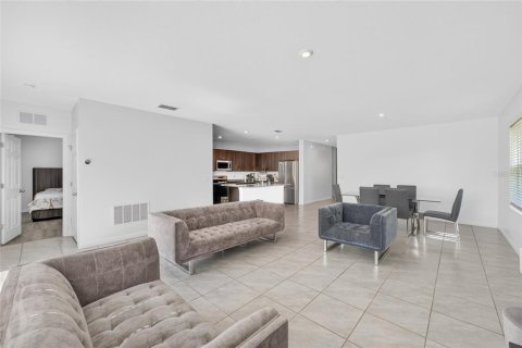 Villa ou maison à vendre à Zephyrhills, Floride: 4 chambres, 171.13 m2 № 2217537 - photo 26