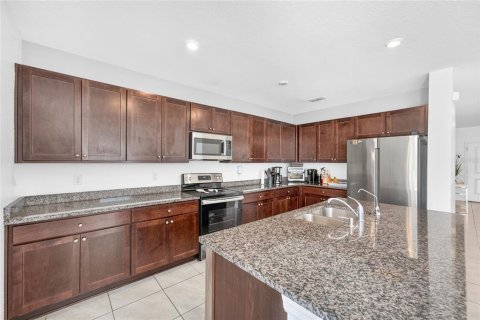 Villa ou maison à vendre à Zephyrhills, Floride: 4 chambres, 171.13 m2 № 2217537 - photo 30