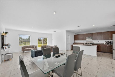 Villa ou maison à vendre à Zephyrhills, Floride: 4 chambres, 171.13 m2 № 2217537 - photo 27