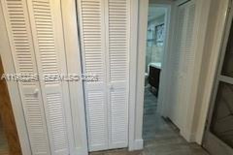 Condominio en venta en Hallandale Beach, Florida, 1 dormitorio, 71.53 m2 № 2045420 - foto 14