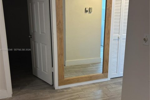 Condominio en venta en Hallandale Beach, Florida, 1 dormitorio, 71.53 m2 № 2045420 - foto 4