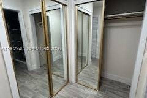 Condominio en venta en Hallandale Beach, Florida, 1 dormitorio, 71.53 m2 № 2045420 - foto 13