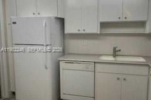 Condominio en venta en Hallandale Beach, Florida, 1 dormitorio, 71.53 m2 № 2045420 - foto 7