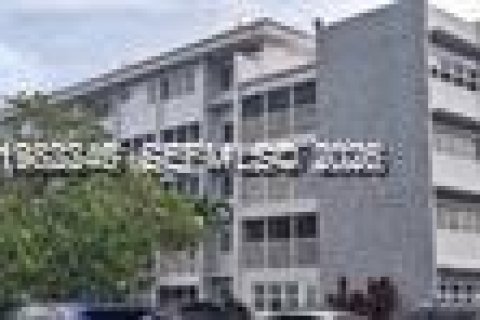 Condominio en Hallandale Beach, Florida, 1 dormitorio  № 2045420