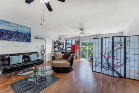 House in Homestead, Florida 5 bedrooms, 216.18 sq.m. № 1959409 - photo 11