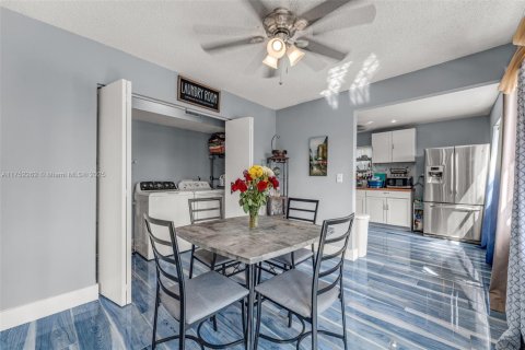 House in Homestead, Florida 5 bedrooms, 216.18 sq.m. № 1959409 - photo 7