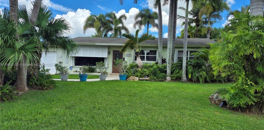 Дом в Хомстед, Флорида 4 спальни, 135.73м2 № 1977829