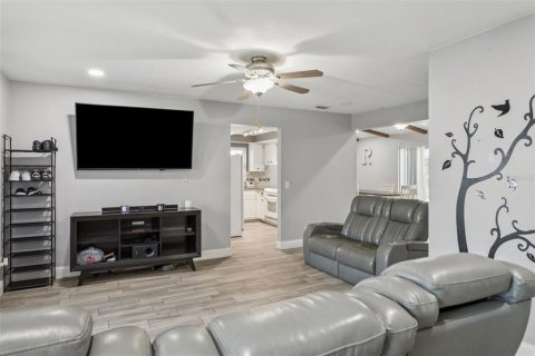 Casa en venta en Lutz, Florida, 3 dormitorios, 117.8 m2 № 1839027 - foto 4