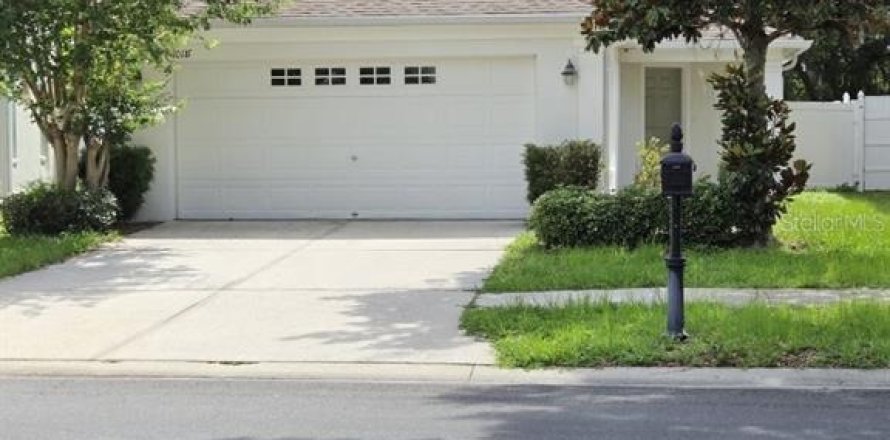 Casa en Land O' Lakes, Florida 3 dormitorios, 120.31 m2 № 2167477