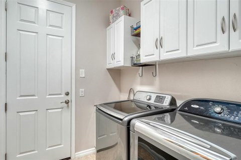 Villa ou maison à louer à Bradenton, Floride: 3 chambres, 241.55 m2 № 2116592 - photo 12