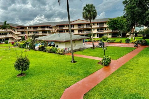 Copropriété à vendre à Hollywood, Floride: 2 chambres, 81.75 m2 № 1976707 - photo 1