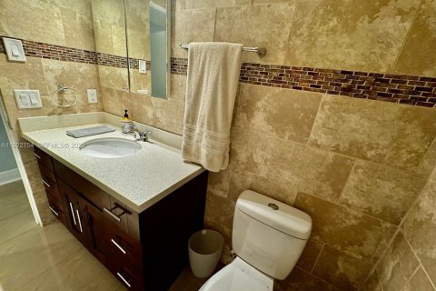Copropriété à vendre à Hollywood, Floride: 2 chambres, 81.75 m2 № 1976707 - photo 16