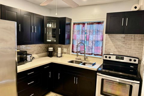 Copropriété à vendre à Hollywood, Floride: 2 chambres, 81.75 m2 № 1976707 - photo 3