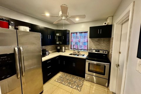 Copropriété à vendre à Hollywood, Floride: 2 chambres, 81.75 m2 № 1976707 - photo 4