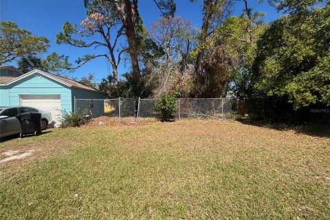 Land in Saint Petersburg, Florida № 1574815 - photo 1